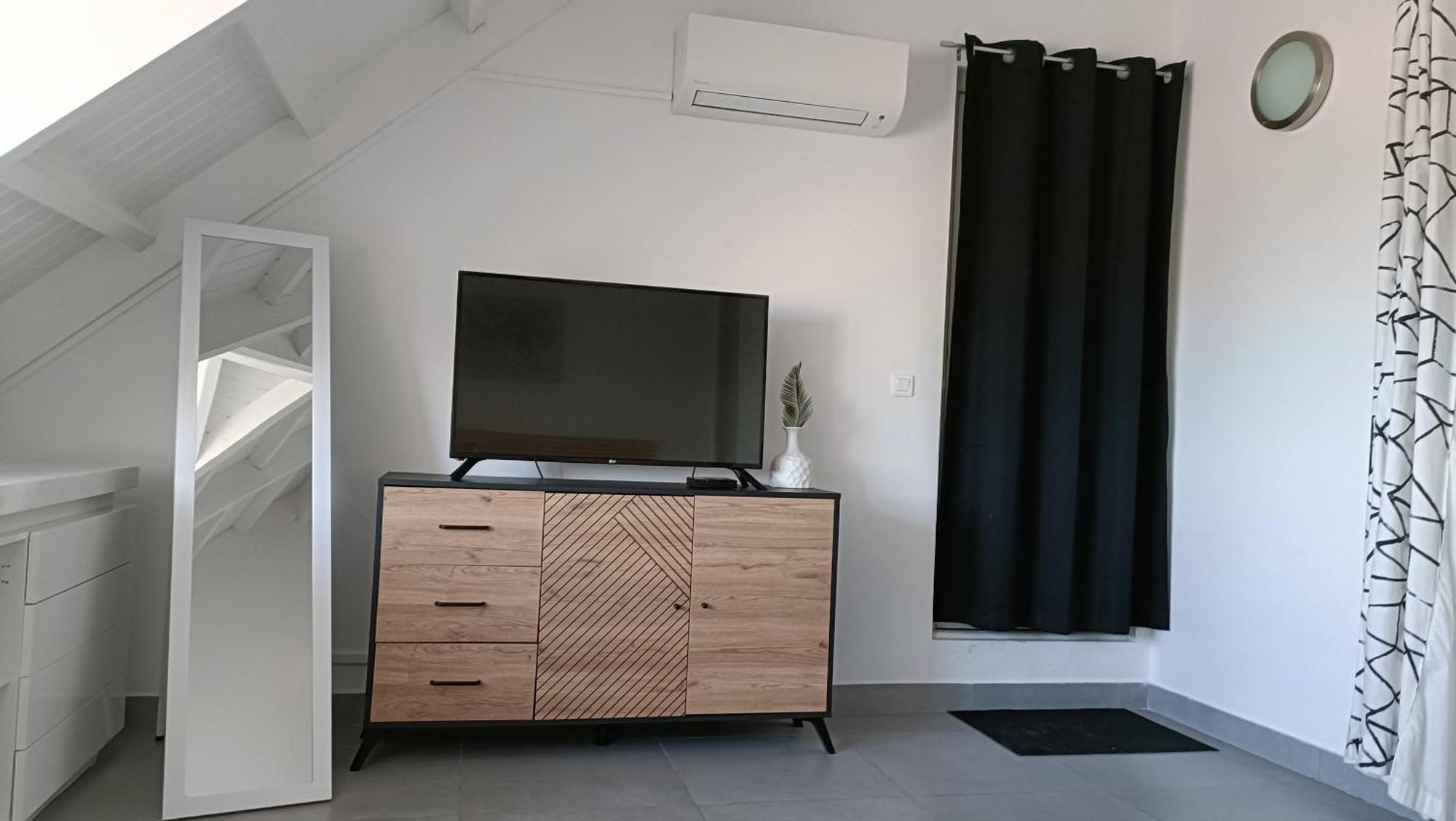 Friendly Beach House Baie Nettle Екстериор снимка